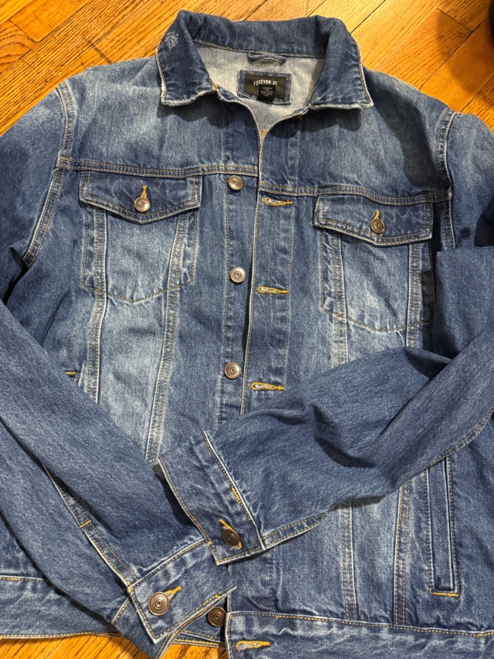 Forever 21 Men's Two-Tone Washed Denim Jacket - Blue - Picture 2 of 2